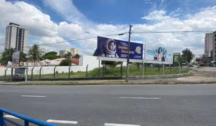 TERRENO DE ESQUINA EM AVENIDA PARA LOCAÇÃO