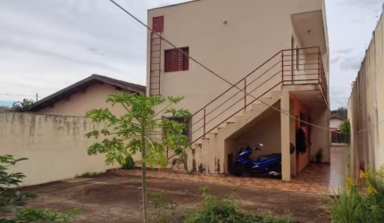 Sobrado com renda localizado em Barretos, no bairro Nova Esplanada.