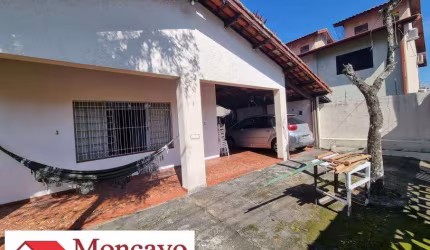 Casa com edícula (3 suítes) nos fundos - Martim de sá