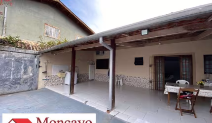 Casa confortável, com lote grande na frente - Ac. Financ. Banc;