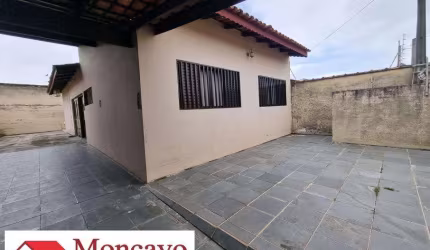 Casa em ótima localização, bem distribuida, Golfinho, Financ.