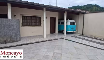 Casa em região central com 3 dormitórios - Aceita financiamento
