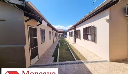 Casa em condomínio, perto da rodovia, Praia das Palmeiras