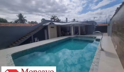 Casa confortável, acabamento fino, com piscina-Jd das Palmeiras