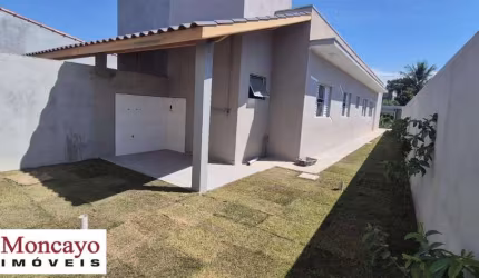 Casa a venda em Caraguatatuba no Bairro JD das Palmeiras.
