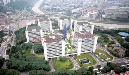 Conjunto comercial de 2.844m² no bairro Jardim São Luís em São Paulo/SP