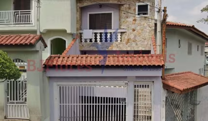 Sobrado de 240m² no bairro Jardim Las Vegas em Santo André/SP