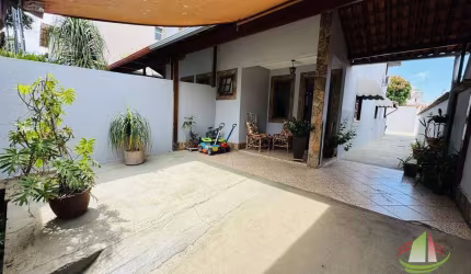 Casa independente com 3 quartos à venda, 180 m² por R$ 850.000 - Santa Amélia - Belo Horizonte/MG