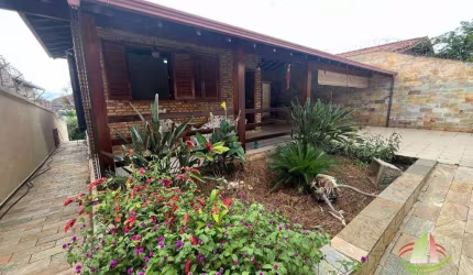 Casa estilo colonial com 4 quartos à venda, 360 m² por R$ 1.390.000 - Santa Amélia - Belo Horizonte/MG