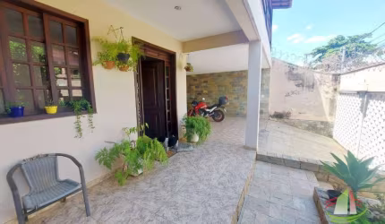 Casa com 5 quartos à venda, 360 m² por R$ 990.000 - Santa Amélia - Belo Horizonte/MG