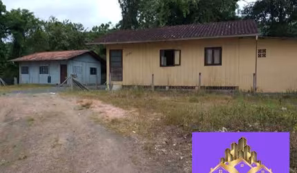 Terreno com 02 casas, Centro, em Luis Alves, Aceita Permuta em Navegantes