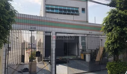 GALPÃO BEM LOCALIZADO .