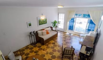 Lindo Sobrado com 3 dormitórios  3 wcs 2 vagas Quintal - òtima Localização