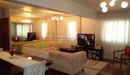 Espaçoso apartamento ao lado do Metrô Alto Do Ipiranga .