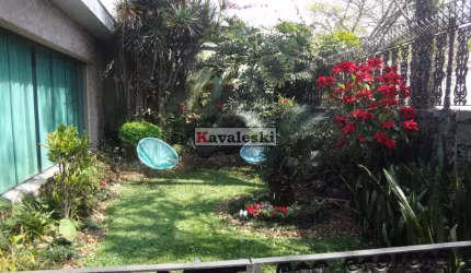 Linda Casa Térrea 3 dormitórios 1 suite  4 vagas quintal - Impecável