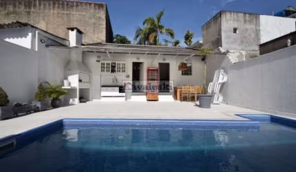 Linda Casa Térrea com Piscina com mais de 300 metros de terreno - Imperdível