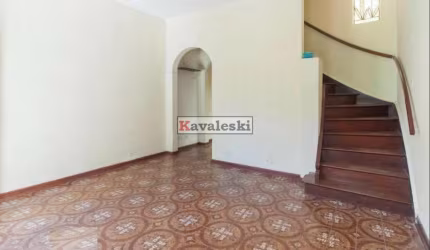 Excelente sobrado 260m², 6 dormitórios (2 suítes), 5 banheiros!