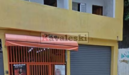 Terreno com 12 casas, todas alugadas. Todas  as unidades foram construídas com estrutura para mais p