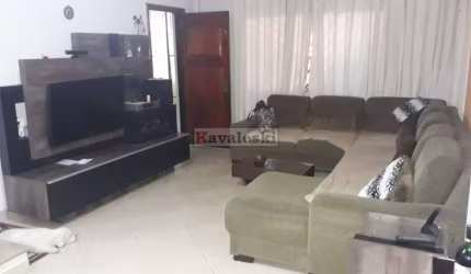 Sobrado com 4 Quartos e 2 banheiro à Venda, 240 m²