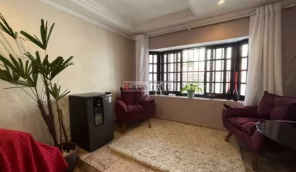 Sobrado com 4 Quartos e 4 banheiros à Venda, 200 m² por R$ 750.000