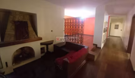 Sobrado com 4 Quartos e 5 banheiros à Venda, 300 m²