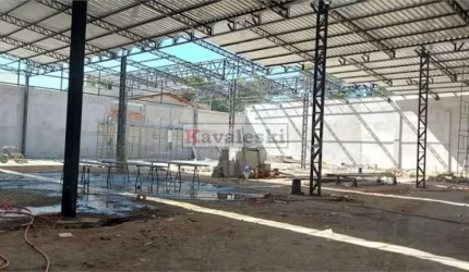 Galpão Vago com 3.000 metros - Vão Livre - 5 wcs - Zoneamento Misto