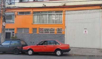 Excelente Oportunidade, Galpãp Vago e muita área Livre-  Próx Metrô
