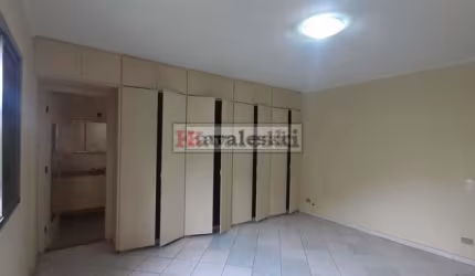 *SOBRADÃO AO LADO DO SHOPPING COM 4 DORMITÓRIOS .