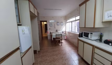 SOBRADO COM 4 DORMITÓRIOS E 2 SUITES NO JARDIM DA SAÚDE 400 M²