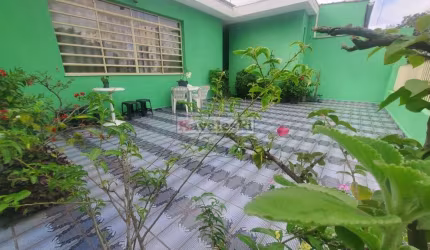 Casa Térrea 2 dormitórios 1 suite 3 vagas - Terraço´Quintal - Local tranquilo. Imperdível