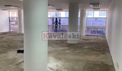 Sala Comercial e 2 banheiros para Alugar, 170 m² por R$ 2.700 Mês