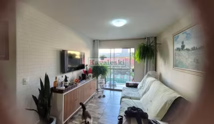 VENDO APARTAMENTO SAUDE 60 M²