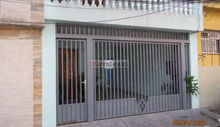 Sobrado Lindo / Reformado com 2 amplos dormitórios , 2 terraços - 2 vagas - quintal