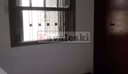 Casa na Água Funda desocupada. 2 dorm.; 2 vagas