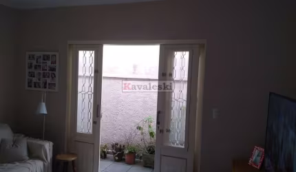 Casa Assobradada com 3 quartos sendo 1 suite, 2 vagas + Edicula....