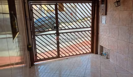 Sobrado Reformado com 4 dormitórios , Terraço / Quintal  , 1 vaga - Oportunidade