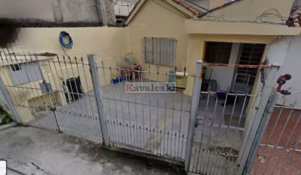 Casa térrea a venda na região da Saúde