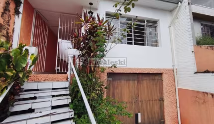 Excelente Casa Térrea Assobradada com 3 dormitórios 2 vagas - Quintal / Terraço - Próx Metrô