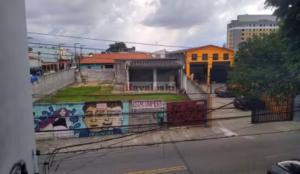 TERRENO NA VILA DAS MERCES COM 20 DE FRENTE POR 27 FUNDOS.