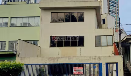 ** Prédio comercial para a locação próximo ao metrô praça de árvore.