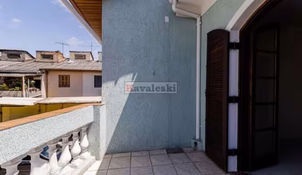Sobrado de Vila Fechada em frente ao Metrô- 3 dormitórios 1 suite 2 vagas - Imperdível