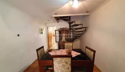 Sobrado no miolo Jardim da Saúde! 2 dorm, 1 vaga,