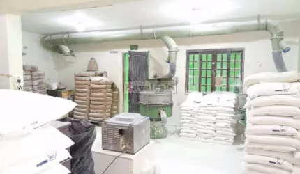 **  EXCELENTE IMÓVEL COMERCIAL AO LADO DA PRINCIPAL AVENIDA DO BAIRRO !!