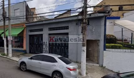 Casa Assobradada com quintal e salão, próximo a UNIP Anchieta!