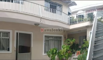 casa com 02 dormitórios, 01 suite, 4 vagas e 02 salões fundo proximo metrô