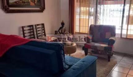 Sobrado Charmoso com 2 Dormitórios e 2 Vagas na Vila das Mercês!