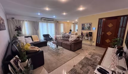 Linda Casa Térrea 2 dormitórios 3 vagas quintal / totalmente mobiliada/ Imperdível/ Metrô Saúde