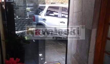 > SOBRADO BEM LOCALIZADO , PROPRIETÁRIA ESTUDA PERMUTA !!