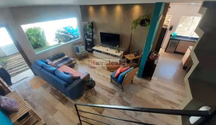 Sobrado Reformado / quintal com piscina/  Com  3 suítes, 1 escritório e 4 vagas no Jardim da Saúde
