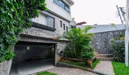 Lindo Sobrado 3 dormitórios 1 suite 4 vagas - quintal - Ac Permuta - Oportunidade